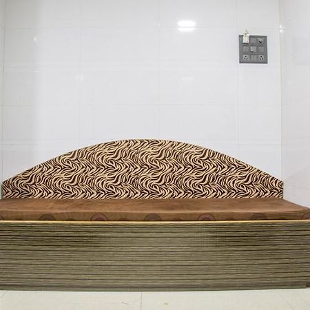 Relax Guest House Мумбай Екстериор снимка