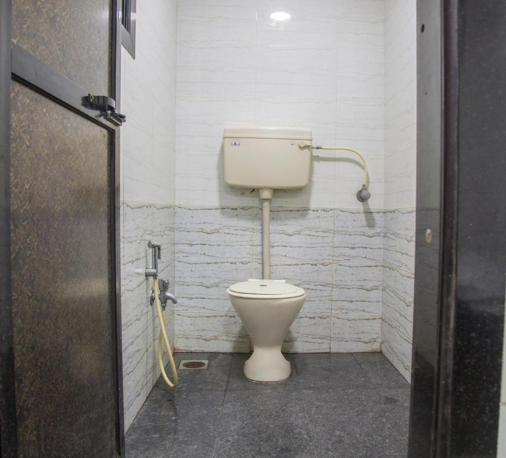Relax Guest House Мумбай Екстериор снимка