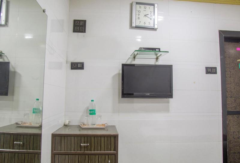 Relax Guest House Мумбай Екстериор снимка
