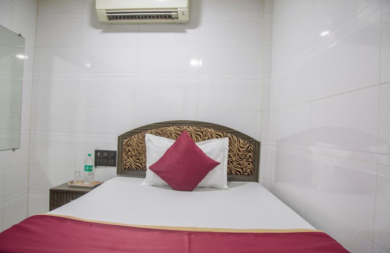 Relax Guest House Мумбай Екстериор снимка